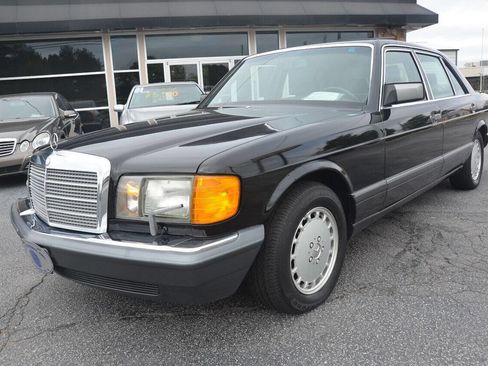 Used 1991 Mercedes-Benz 560 SEL image 2