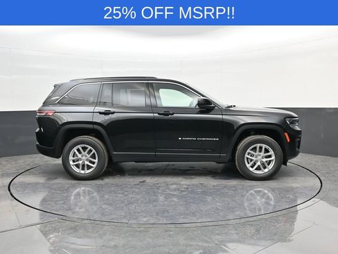 New 2025 Jeep Grand Cherokee Laredo X w/ Luxury Tech Group I AWD/4WD image 8