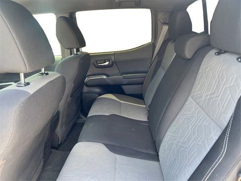 Used 2020 Toyota Tacoma TRD Off-Road image 11