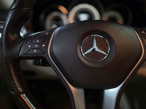 Used 2016 Mercedes-Benz E 350 4MATIC Wagon image 27