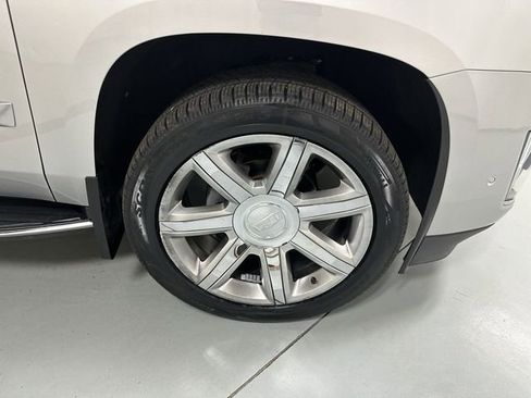 Used 2018 Cadillac Escalade Luxury image 19