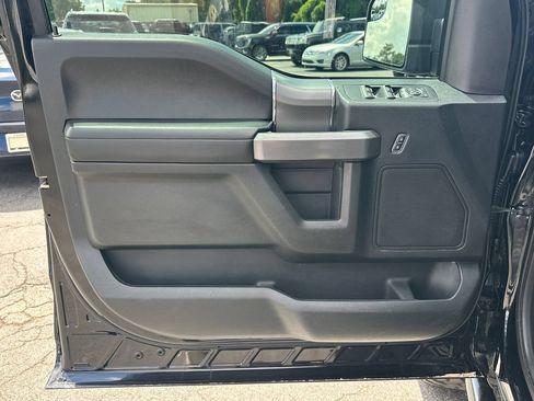 Used 2017 Ford F150 XLT w/ Equipment Group 302A Luxury AWD/4WD image 11