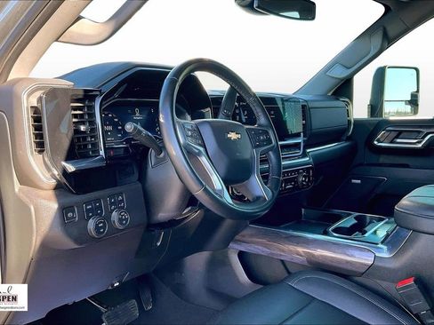 Used 2024 Chevrolet Silverado 2500 LTZ w/ LTZ Convenience Package image 13