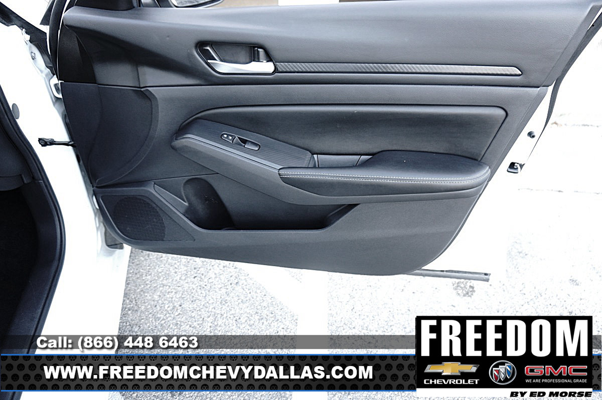 Used 2025 Nissan Altima 2.5 SV FWD image 34