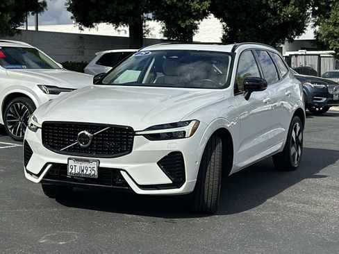 Certified 2025 Volvo XC60 T8 Plus w/ Protection Package Premier image 8