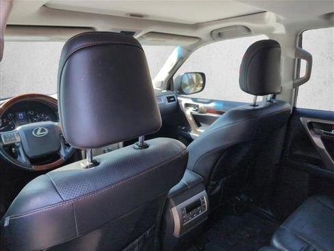 Used 2010 Lexus GX 460 image 18