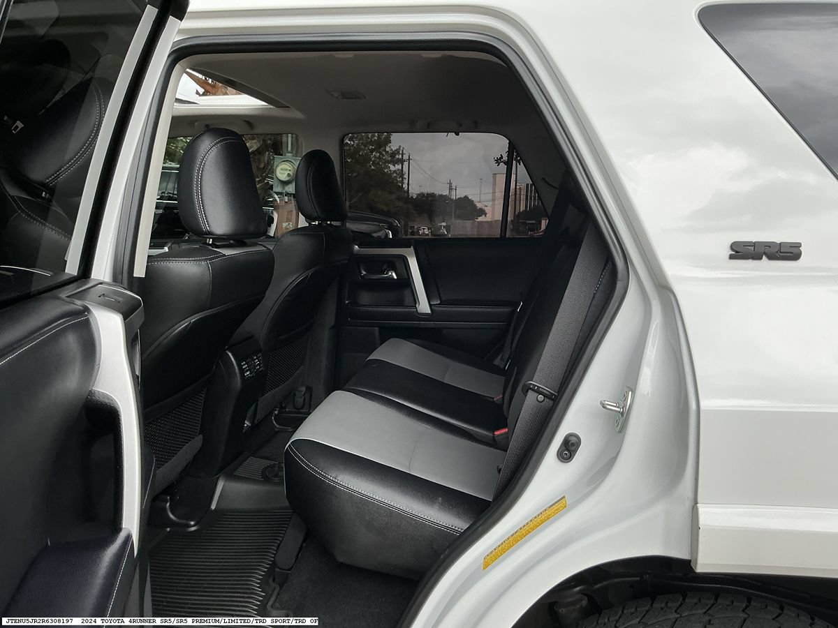 Used 2024 Toyota 4Runner SR5 Premium w/ Moonroof Package AWD/4WD image 9