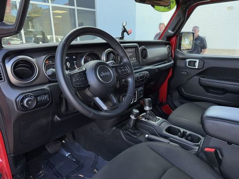 Used 2021 Jeep Wrangler Sport S image 12