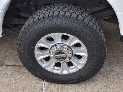 Used 2020 Ford F250 XLT w/ FX4 Off-Road Package image 8