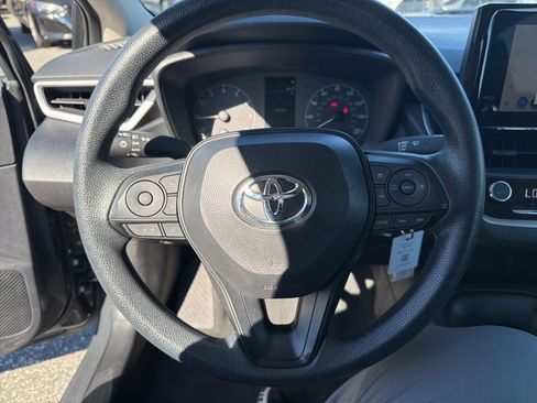 Used 2025 Toyota Corolla LE image 16
