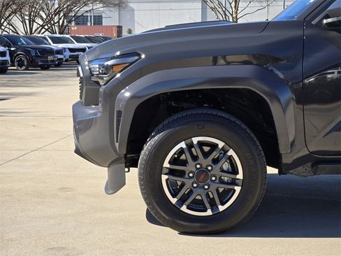 Used 2025 Toyota Tacoma TRD Sport image 14
