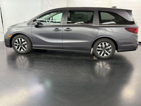 New 2026 Honda Odyssey EX-L image 2