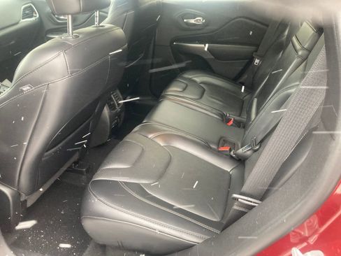 Used 2019 Jeep Cherokee Limited image 29