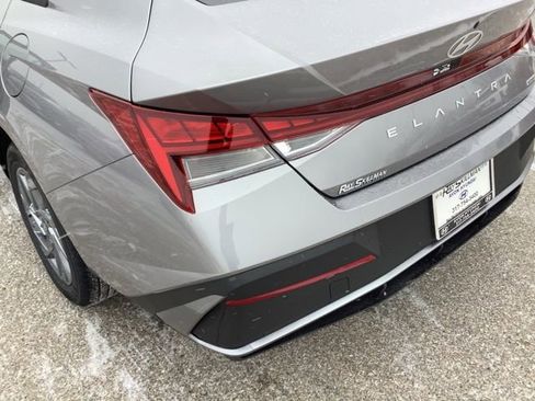 New 2026 Hyundai Elantra Blue image 24