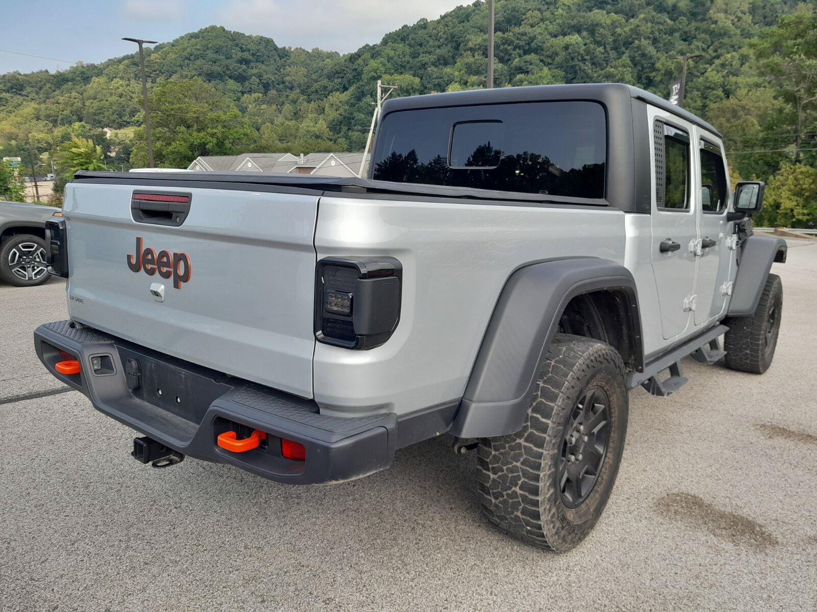 Used 2022 Jeep Gladiator Mojave w/ Cold Weather Group AWD/4WD image 8