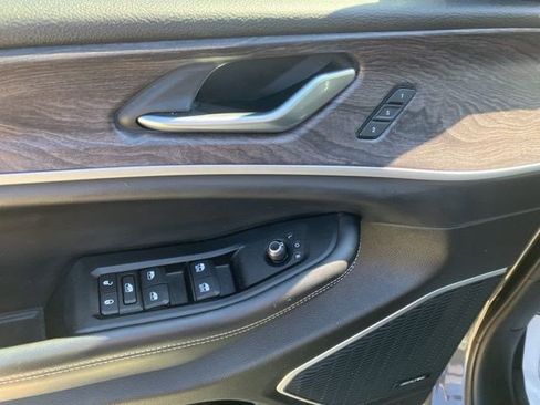 Certified 2023 Jeep Grand Cherokee L Limited image 10