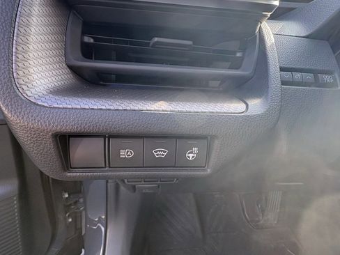 Used 2023 Toyota Prius LE image 10