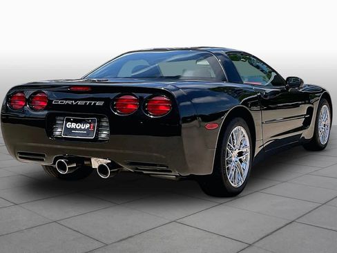 Used 1999 Chevrolet Corvette Coupe w/ Roof Pkg RWD image 10