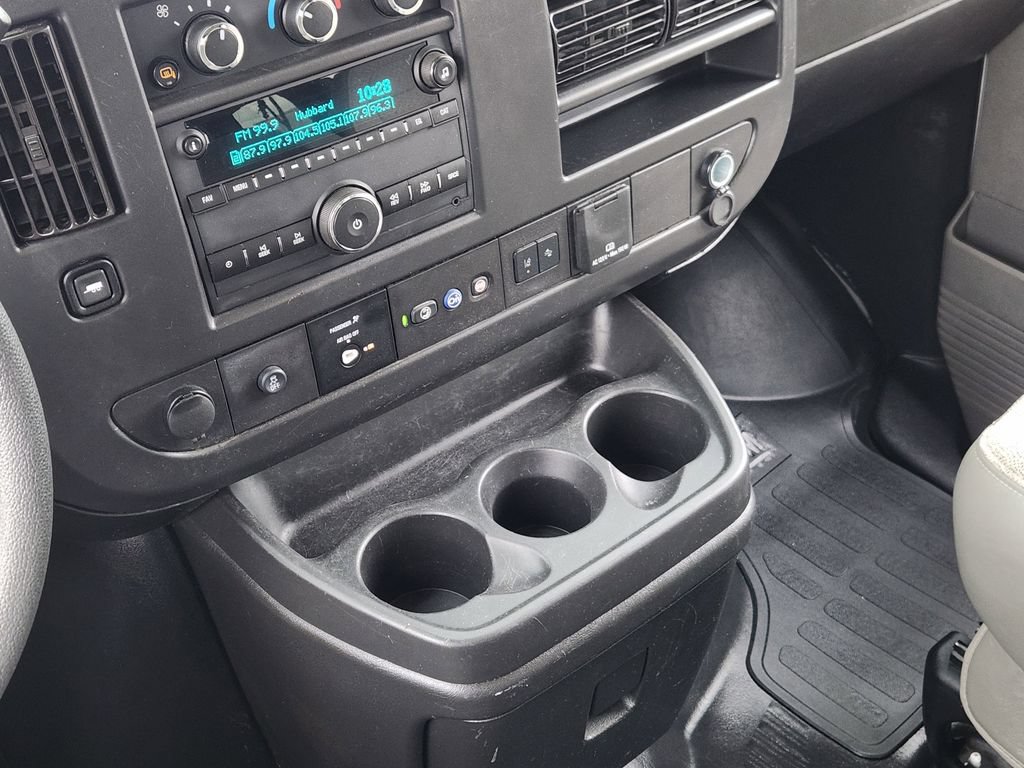 Used 2025 Chevrolet Express 2500 LT w/ LT Preferred Equipment Group RWD image 19