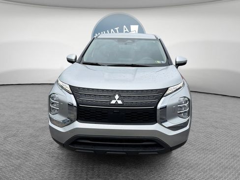 Used 2022 Mitsubishi Outlander ES AWD/4WD image 9