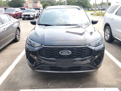 Used 2025 Ford Escape ST-Line FWD image 2