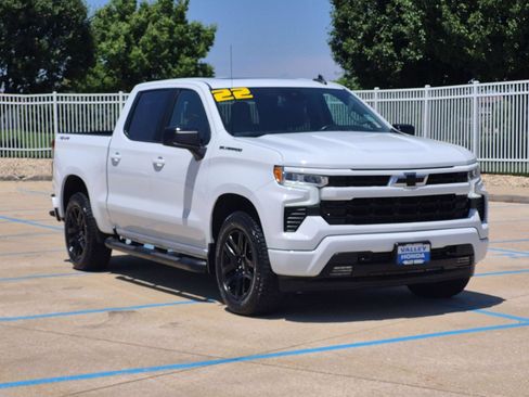 Used 2022 Chevrolet Silverado 1500 RST w/ Convenience Package II AWD/4WD image 4