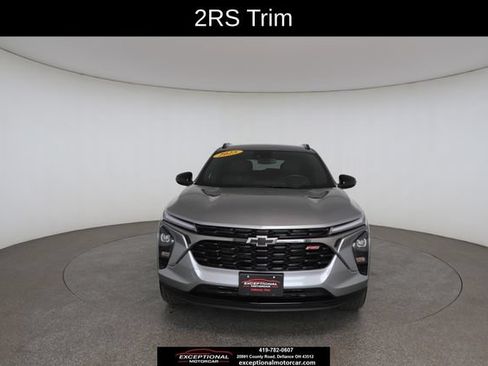 Used 2025 Chevrolet Trax RS w/ Driver Confidence Package FWD image 31