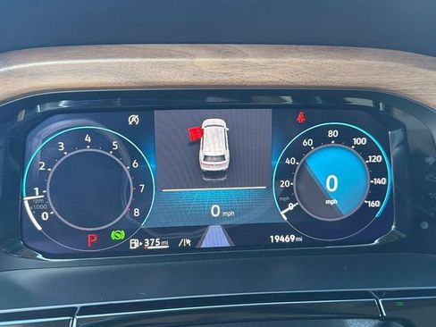 Used 2025 Volkswagen Atlas SE AWD/4WD image 32