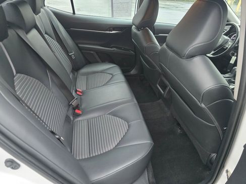 Used 2019 Toyota Camry SE image 12