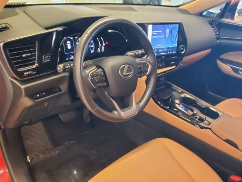 Used 2025 Lexus NX 250 FWD w/ Accessory Package (Z1) image 19