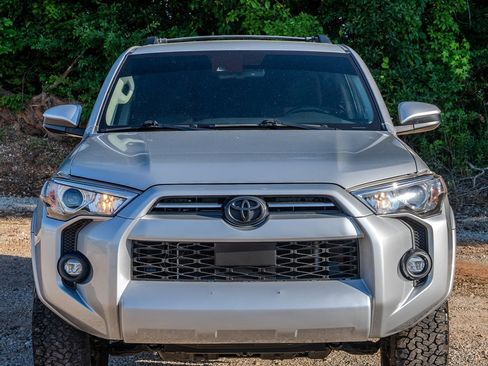 Used 2021 Toyota 4Runner SR5 RWD image 8