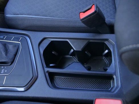 Used 2020 Volkswagen Tiguan S image 15