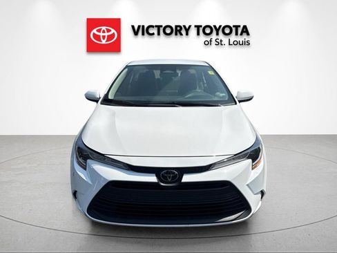 Used 2025 Toyota Corolla LE FWD image 8