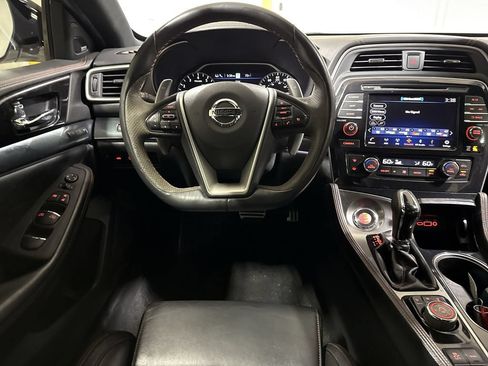 Used 2019 Nissan Maxima SR w/ Premium Package FWD image 11