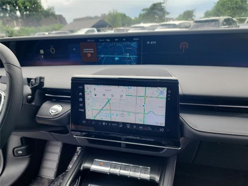 New 2025 Lincoln Nautilus Reserve image 28