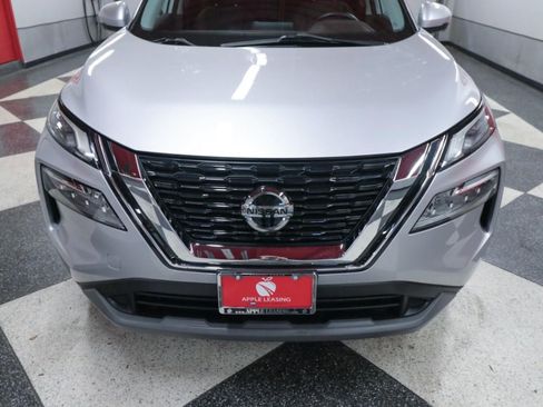 Used 2021 Nissan Rogue SV FWD image 4