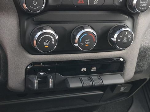 Used 2024 RAM 3500 Tradesman w/ Chrome Appearance Group AWD/4WD image 30