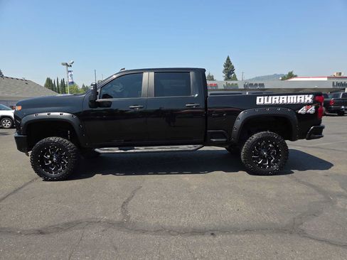 Used 2022 Chevrolet Silverado 2500 Custom w/ Custom Value Package AWD/4WD image 11