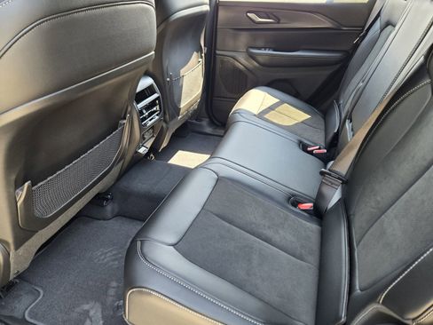 New 2025 Jeep Grand Cherokee Altitude image 24