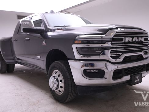 New 2025 RAM 3500 Laramie image 7