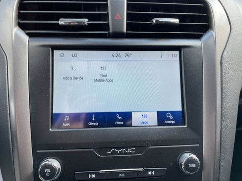 Used 2020 Ford Fusion SE AWD/4WD image 20