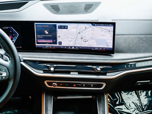 Used 2025 BMW X5 sDrive40i image 11