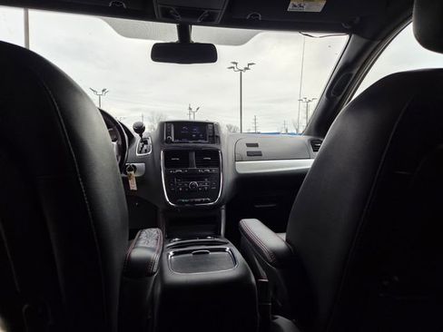 Used 2020 Dodge Grand Caravan GT image 16