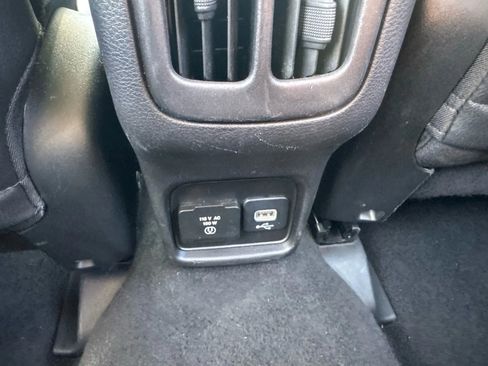 Used 2019 Jeep Compass Limited image 37