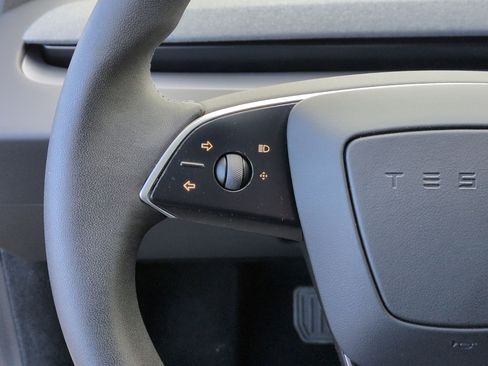 Used 2025 Tesla Model 3 image 19