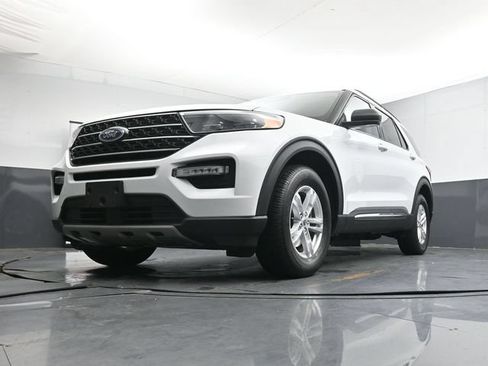 Certified 2024 Ford Explorer XLT w/ Equipment Group 202A AWD/4WD image 31