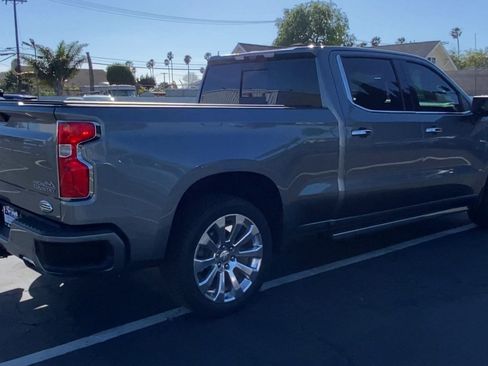 Used 2021 Chevrolet Silverado 1500 High Country w/ Technology Package image 12