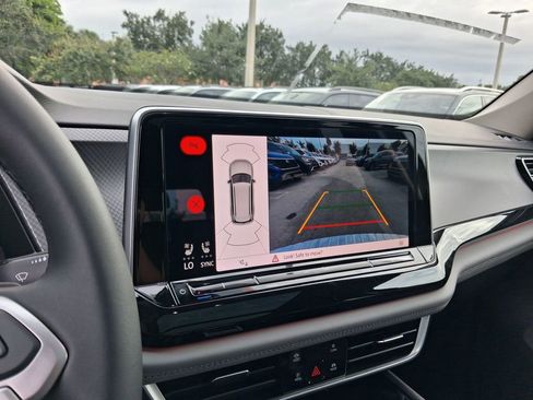 New 2026 Volkswagen Atlas Peak Edition AWD/4WD image 11