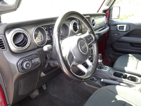 Used 2021 Jeep Wrangler Unlimited Sahara w/ Uconnect 4C Nav & Sound Group AWD/4WD image 16