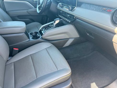 Used 2023 Chevrolet Colorado ZR2 w/ ZR2 Convenience Package III AWD/4WD image 38